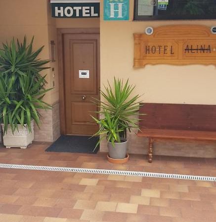 Hotel Alina Cangas De Narcea Exterior foto